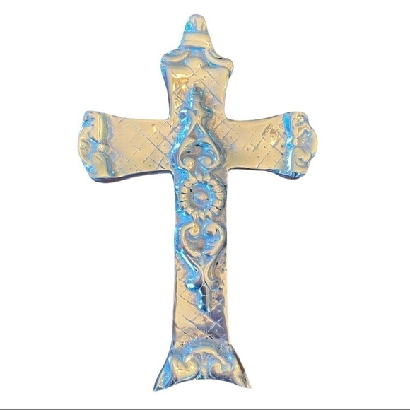 Silver Colored Metal Cross Crucifix Wallhanging - Picture 1 of 4